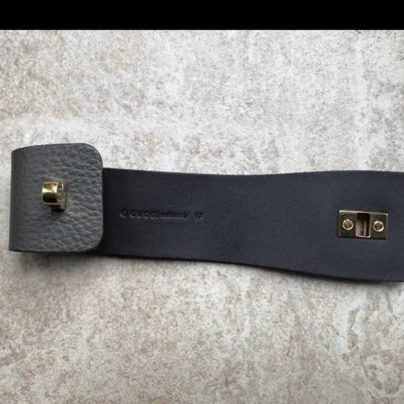 NWOT Authentic GUCCI “1973” Leather Cuff Grey Bracelet w/Gold G,17, Grey 23514 - Picture 3 of 6